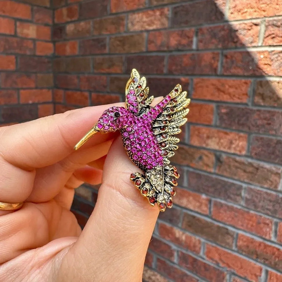 Hummingbird Pink Crystal Pin Brooch - Picture 4 of 11